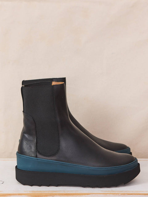 France, black/teal