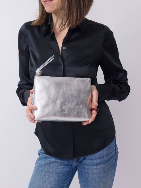 Snodo Pouch, Metallic Silver