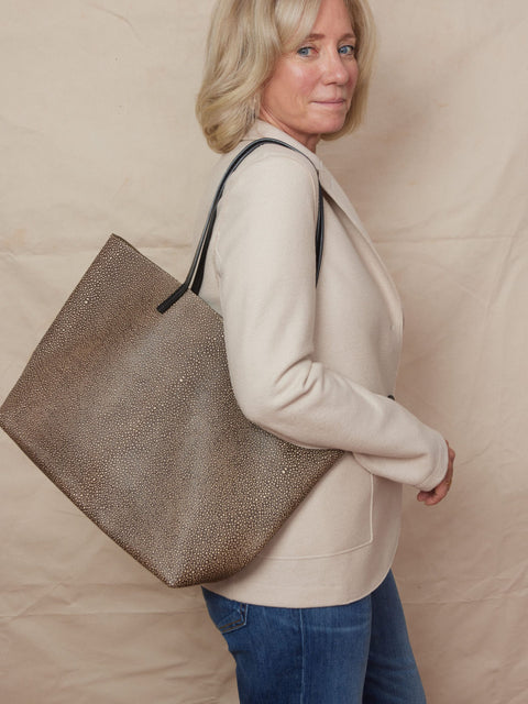 Essential Tote, Clay Shagreen