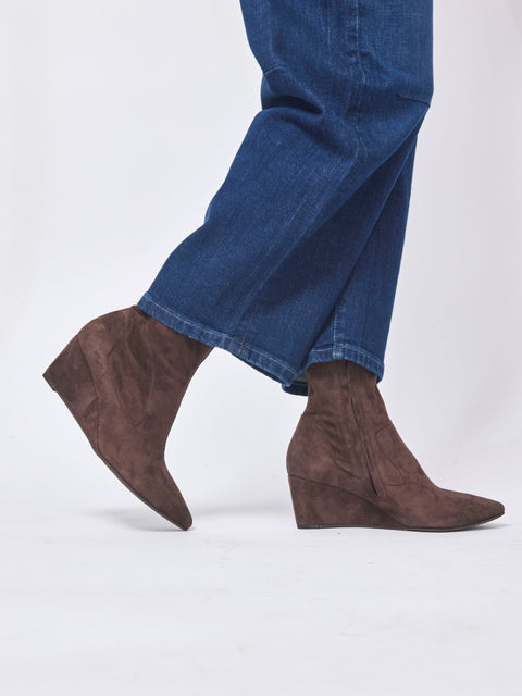 Onira Stretch Suede, Brown