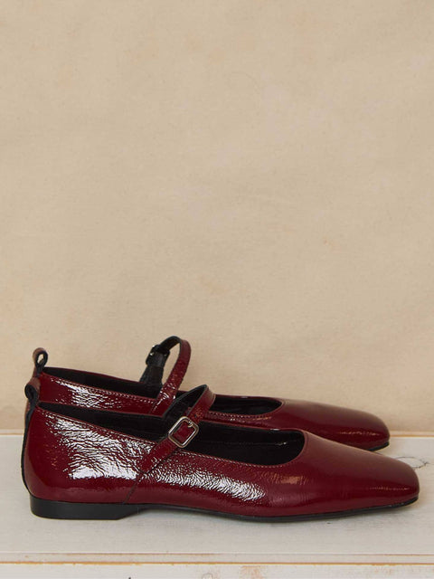 Delia, dark red patent