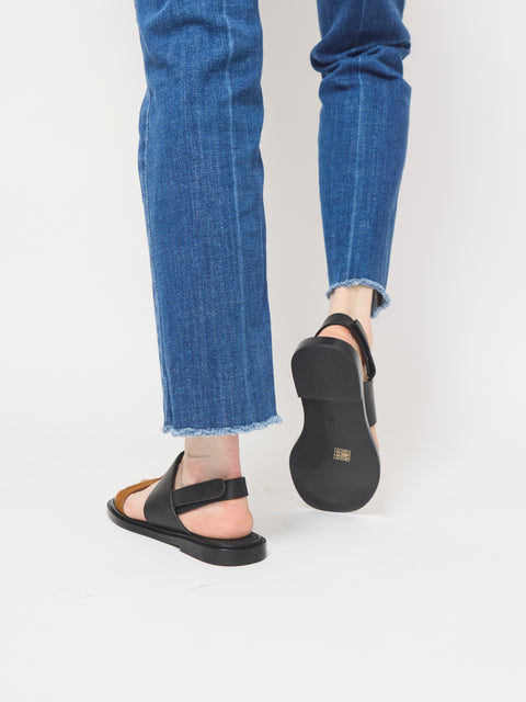 Runaway, russet/black