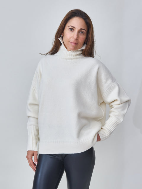 Lulu, off-white