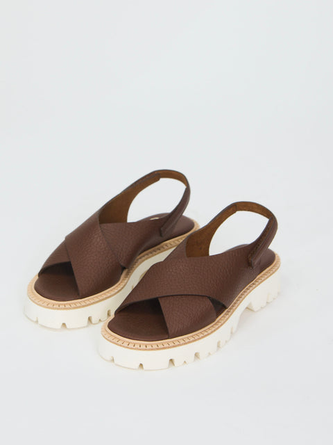 Reme, Chestnut Cervo