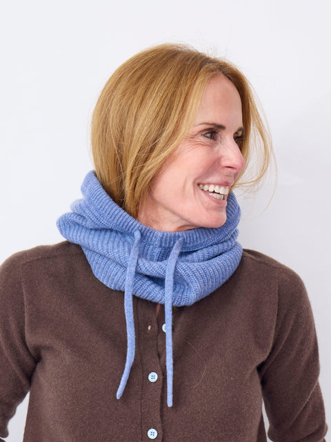 Meysie Hood, Cyan