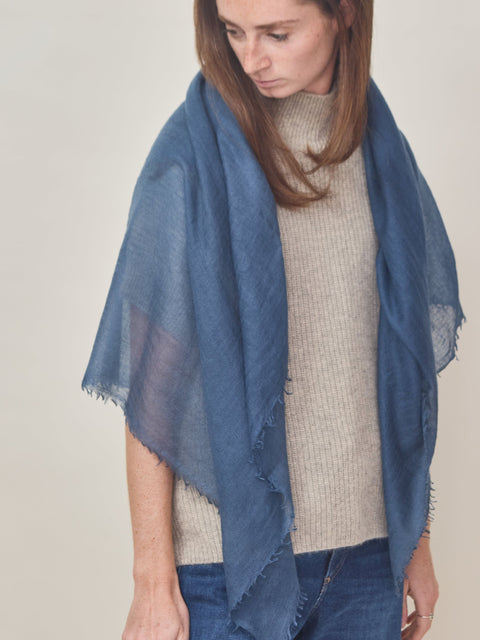 Whisper Cashmere Poet Square, dark mid blue