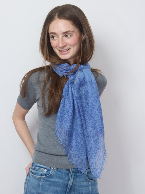 Whispery Paisley Poet, blue/blue