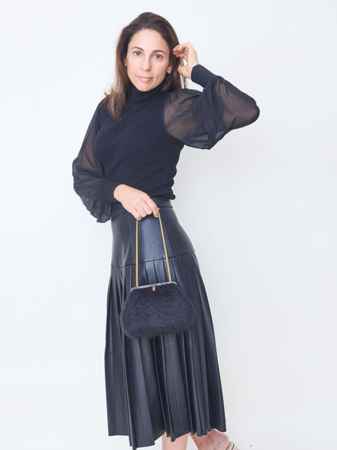 Susan, Black Mohair