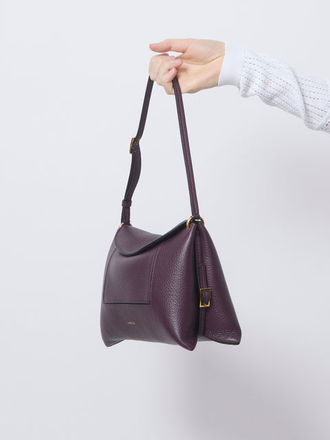 Penelope Slouch, Aubergine Crust