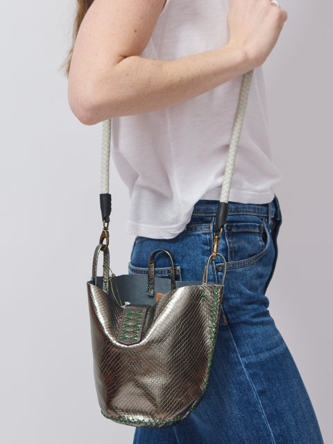 Navigli wristlet, bronze