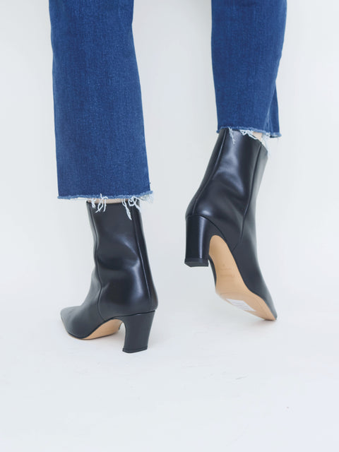 Xena, black