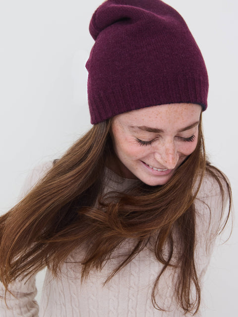 Reversible Cashmere Beanie, beluga/shiraz