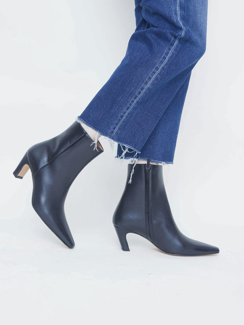 Xena, black
