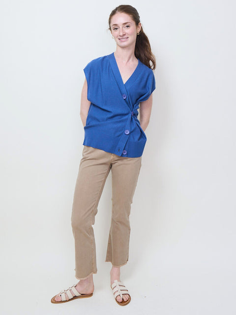 Vic Cropped, warm taupe