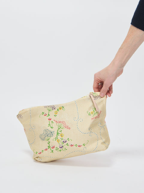 Voleuse Pouch, Broderies