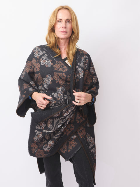 Pancake Poncho, Lace Floral