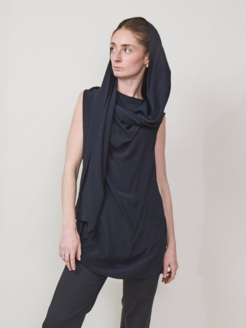 Dramatic Scarf Shell, black
