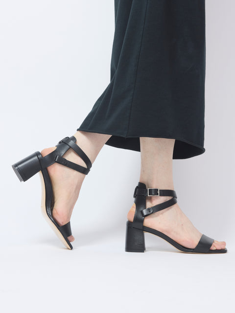 Brett Block Heel, black