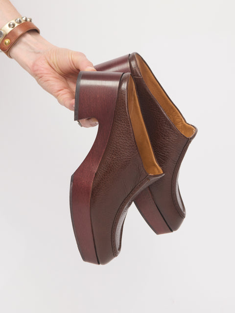 Qadira Clog, mahogany