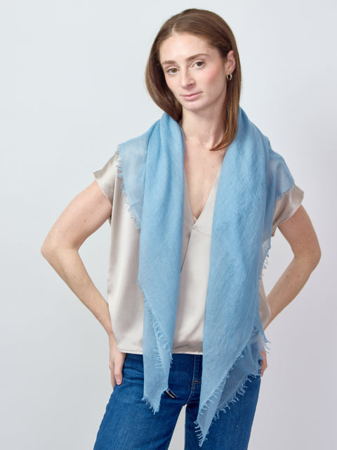 Whisper Cashmere Poet Square, light mid blue
