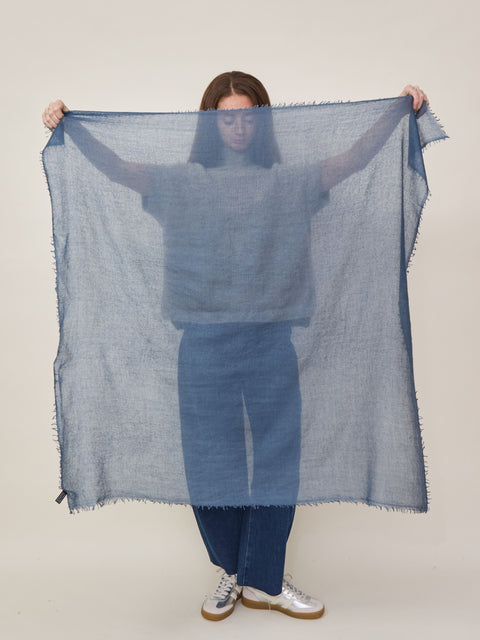 Whisper Cashmere Poet Square, dark mid blue
