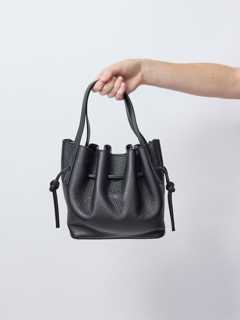Mini Scallop Tote Pebble, Black