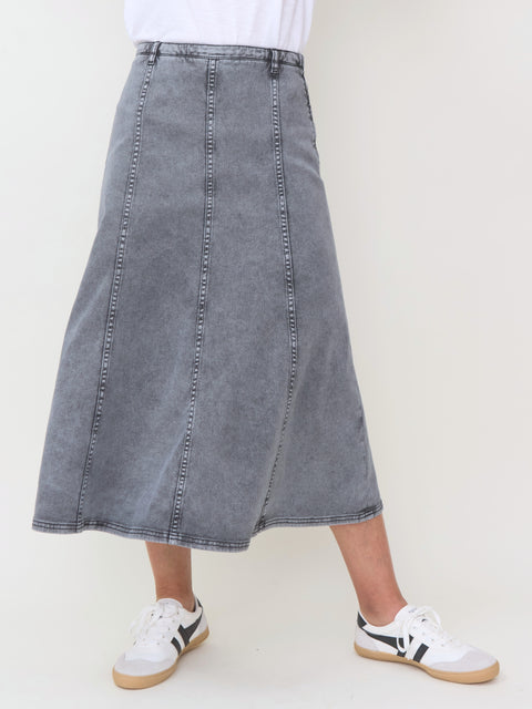 Saara, Washed Black