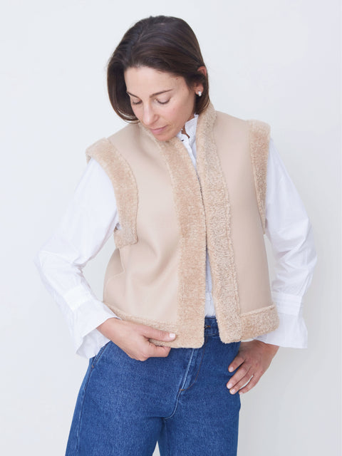 Daman Vest, biscuit