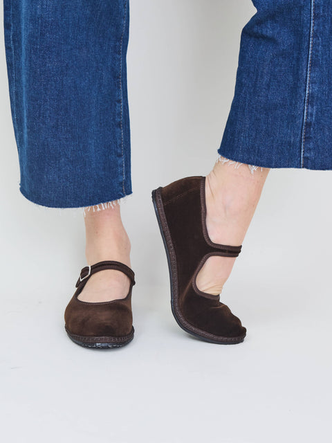 Mary Jane Velvet, Amerigo