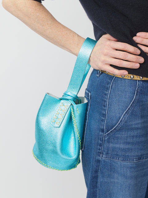 Navigli wristlet, turquoise metallic