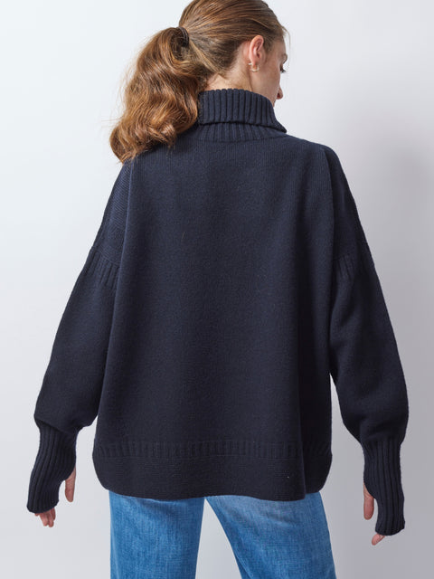 Lulu, navy