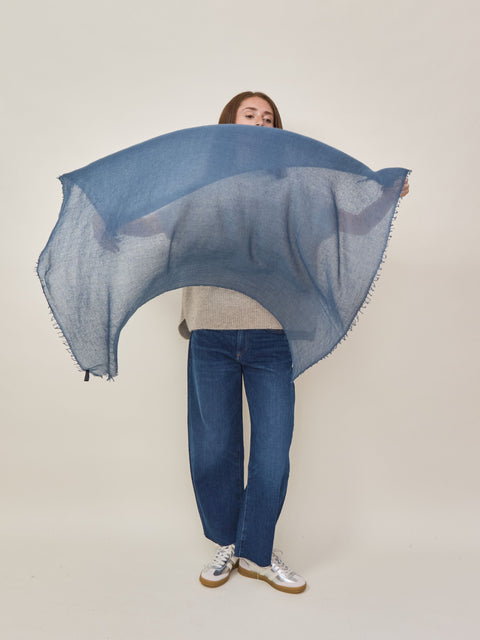 Whisper Cashmere Poet Square, dark mid blue