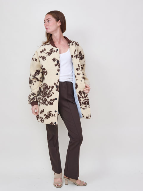 Tapestry Bomber, Merin