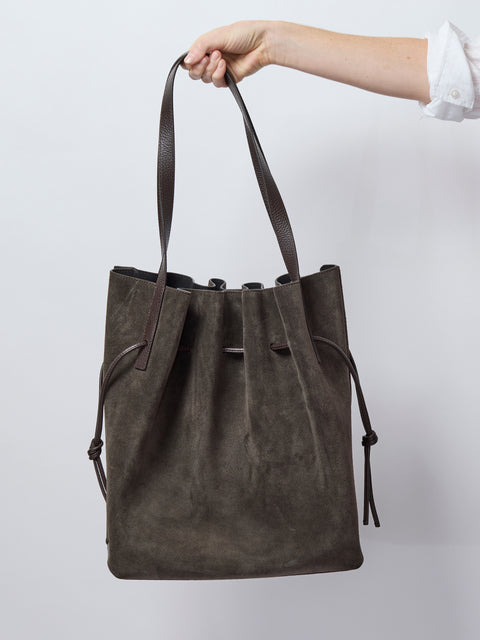 Scallop Tote Suede, Ganache