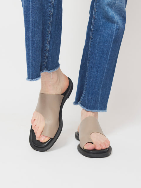 One side slide, taupe
