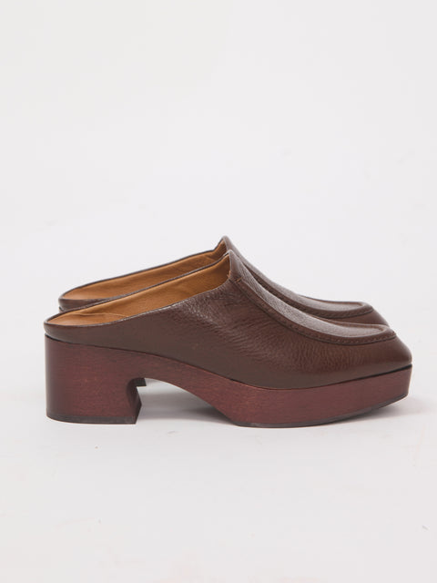 Qadira Clog, mahogany