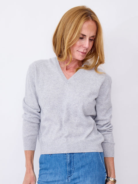 Light V Neck, Titanium