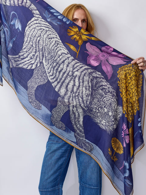 Gustav Scarf, Bleu Marine