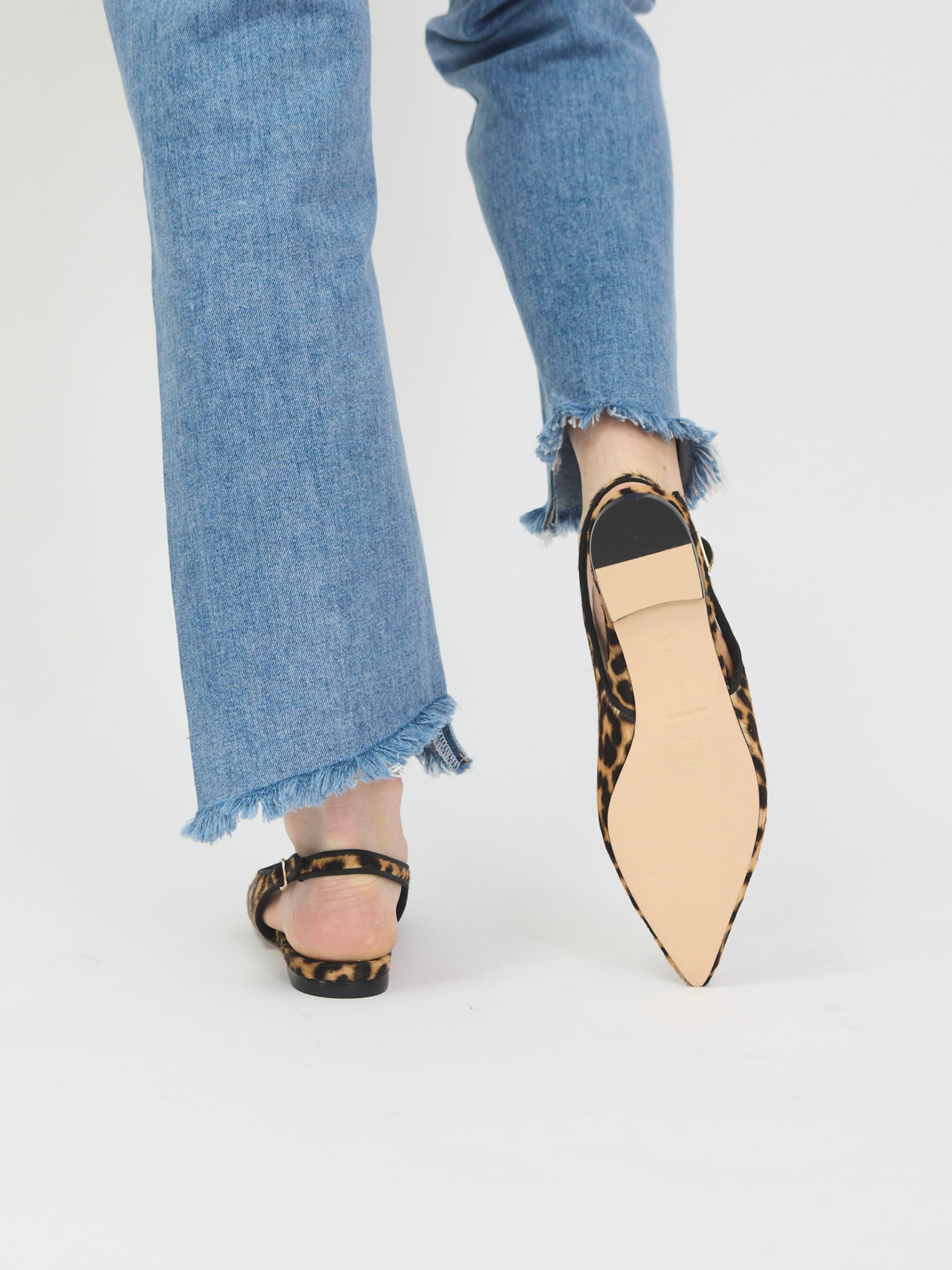 C　Chattelles ヒョウ柄フラットシューズ Cynthia Flat, leopard – teaandoranges