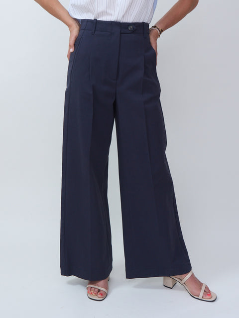 Campus, Dark Blue