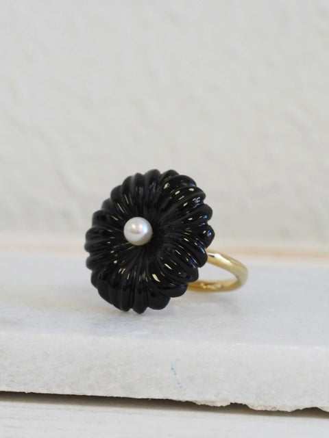 Dahlia Ring, onyx/pearl