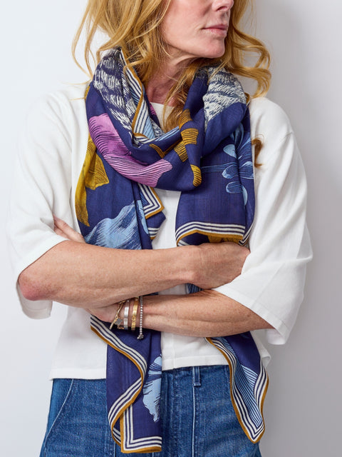 Gustav Scarf, Bleu Marine