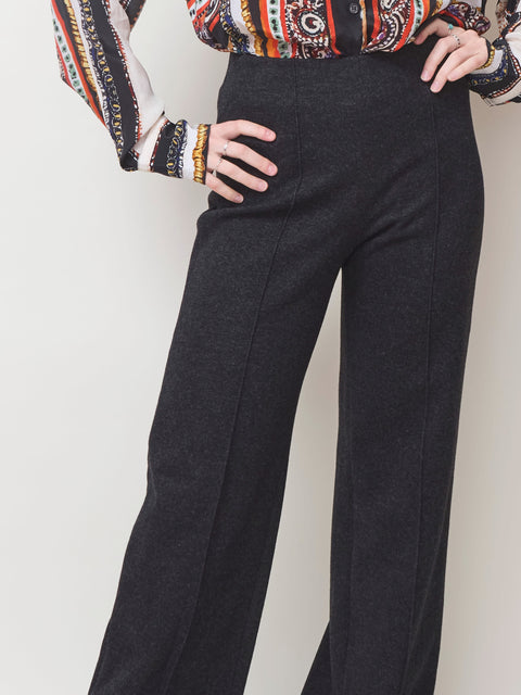 Elaine, asphalt fluid flannel