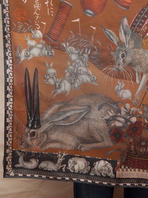 Floating Rabbits, 90 cm silk, Cinnamon