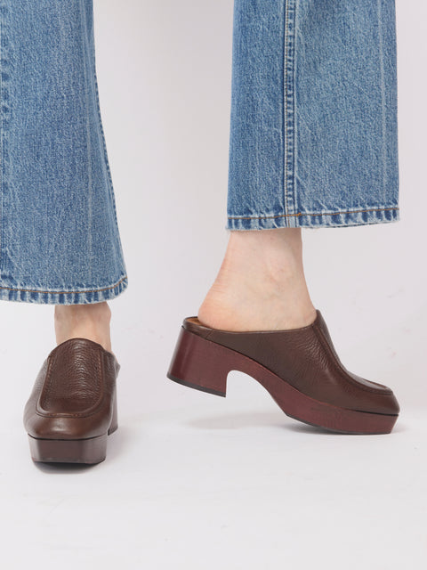Qadira Clog, mahogany
