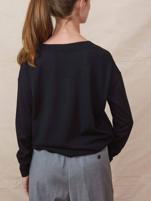 Wool V-neck, Black