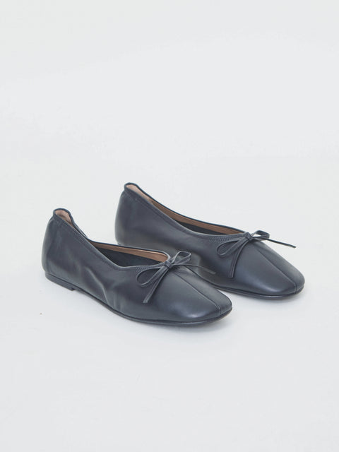 Blaise, black